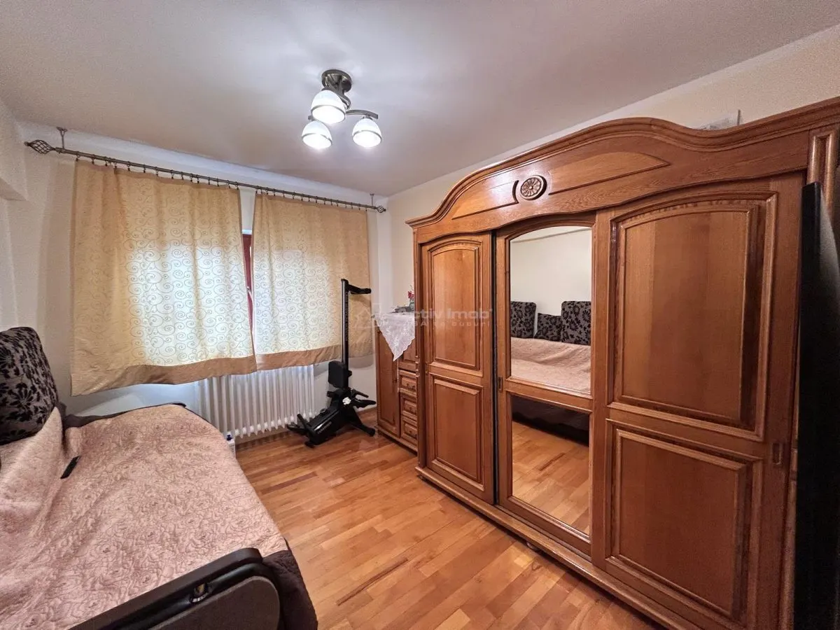 Reşiţa, Apartamento 3 Dormitorios, Confort 1, Distribución Separada, Zona Lunca - foto 2