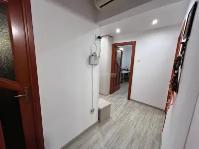 Reşiţa, Apartamento 3 Dormitorios, Confort 1, Distribución Separada, Zona Lunca - foto 11