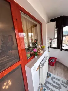 Reşiţa, Apartamento 3 Dormitorios, Confort 1, Distribución Separada, Zona Lunca - foto 12