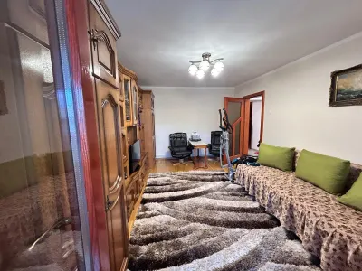 Reşiţa, Apartamento 3 Dormitorios, Confort 1, Distribución Separada, Zona Lunca - foto 13