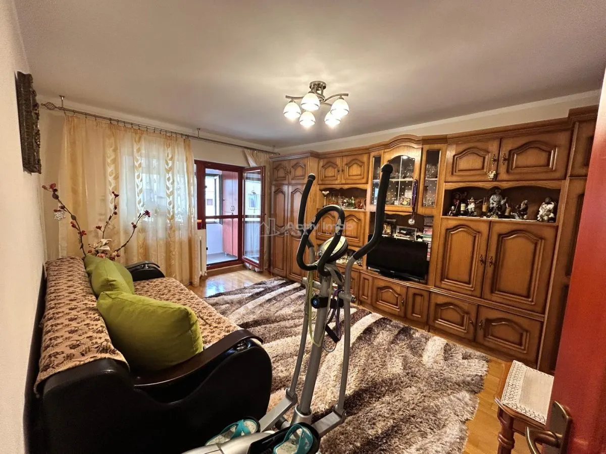 Reşiţa, Apartamento 3 Dormitorios, Confort 1, Distribución Separada, Zona Lunca - foto 15