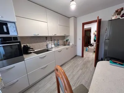 Reşiţa, Apartamento 3 Dormitorios, Confort 1, Distribución Separada, Zona Lunca - foto 16