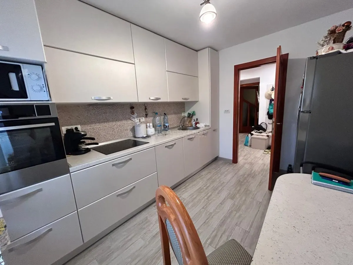 Reşiţa, Apartamento 3 Dormitorios, Confort 1, Distribución Separada, Zona Lunca - foto 16