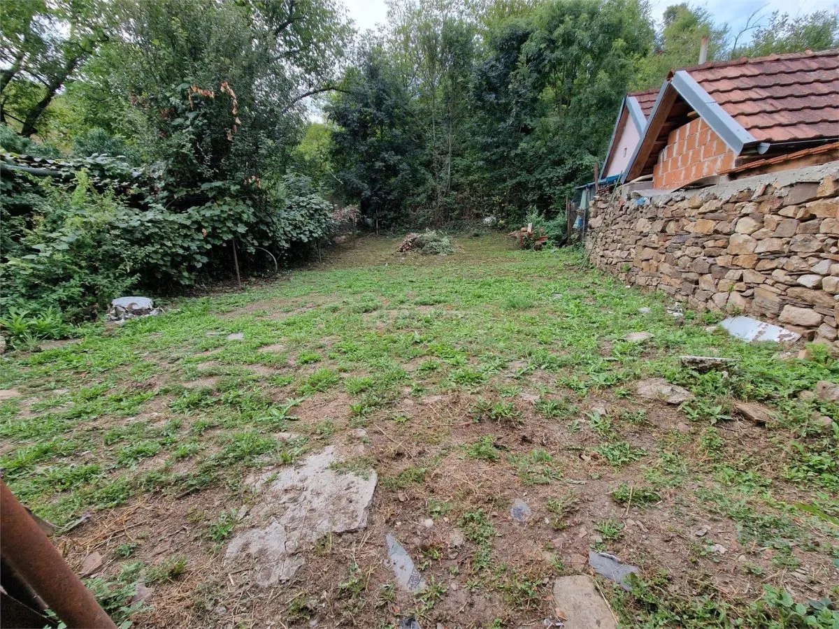 Parcela de Construcción en Clocotici con Servicios e Infraestructuras - foto 3