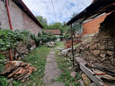 Parcela de Construcción en Clocotici con Servicios e Infraestructuras - foto 4