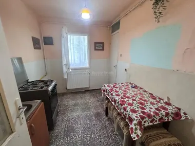 Apartment with 2 bedrooms for sale 50 sqm in Resita, Moroasa 1 area - foto 12
