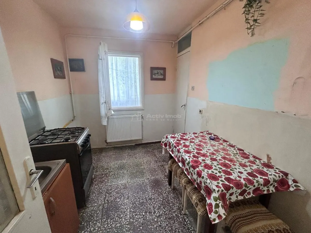Apartment with 2 bedrooms for sale 50 sqm in Resita, Moroasa 1 area - foto 12