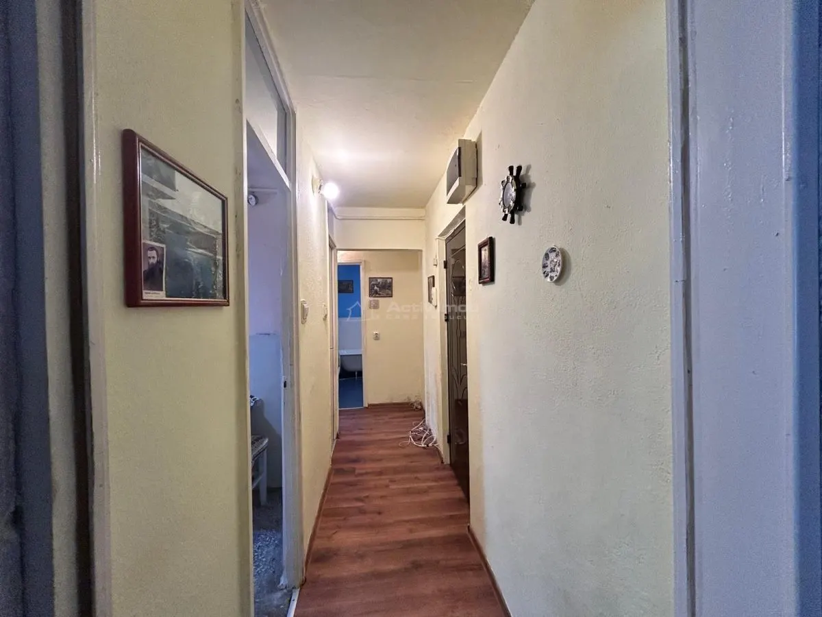 Apartment with 2 bedrooms for sale 50 sqm in Resita, Moroasa 1 area - foto 15