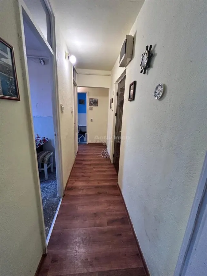 Apartment with 2 bedrooms for sale 50 sqm in Resita, Moroasa 1 area - foto 17