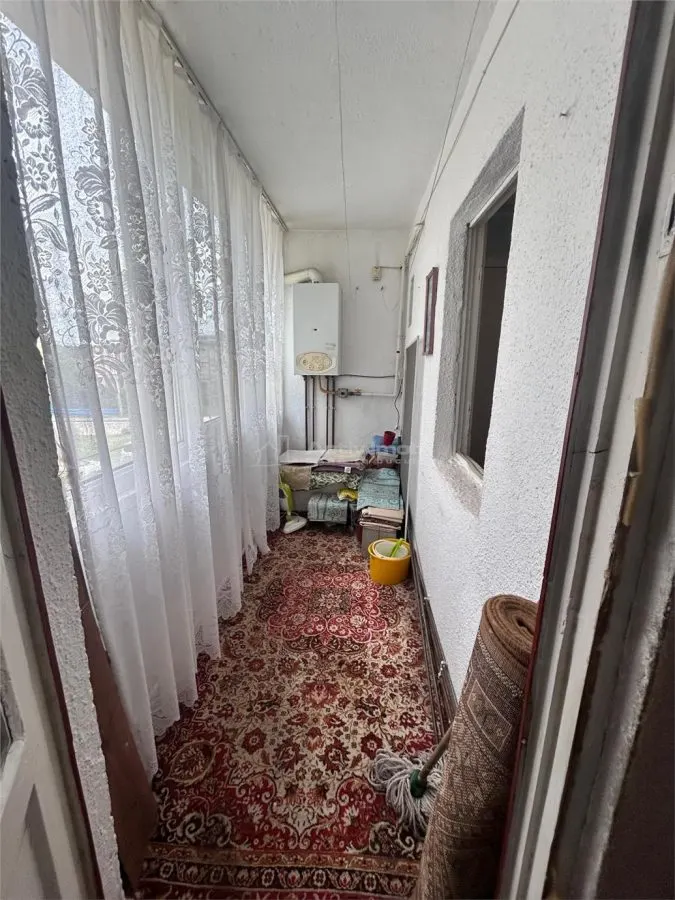 Apartment with 2 bedrooms for sale 50 sqm in Resita, Moroasa 1 area - foto 5