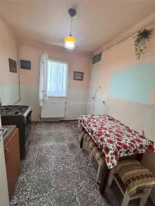 Apartment with 2 bedrooms for sale 50 sqm in Resita, Moroasa 1 area - foto 8