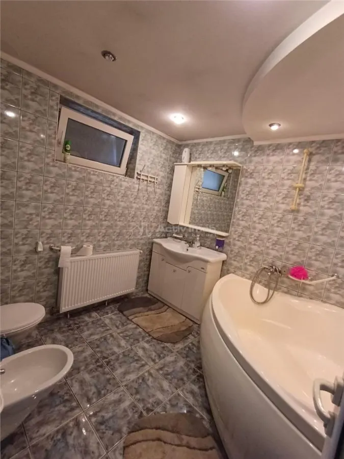 Maison de Caractère à Vendre à Talmaciu - foto 5