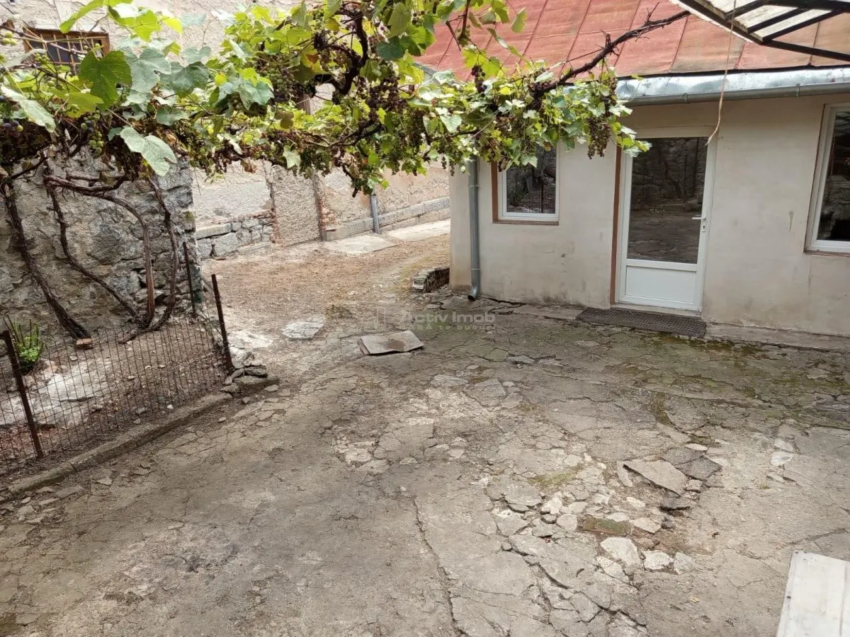 Oravita, Casa Llave en Mano, 7 Estancias, Posibilidad de Buhardilla, Precio Negociable - foto 13
