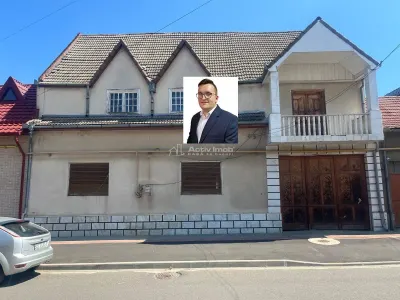 Caransebes, Casa de Dos Plantas con Terreno de 1,000 sqm - Caransebes
