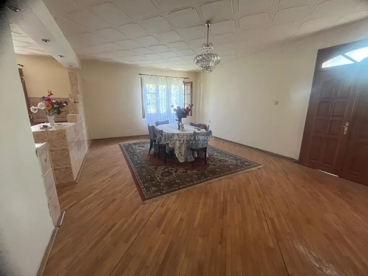 Caransebes, Maison Deux Niveaux avec Terrain de 1,000 sqm - foto 15