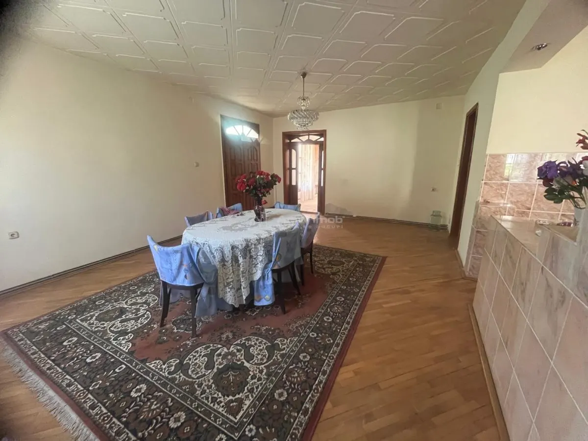 Caransebes, Maison Deux Niveaux avec Terrain de 1,000 sqm - foto 16