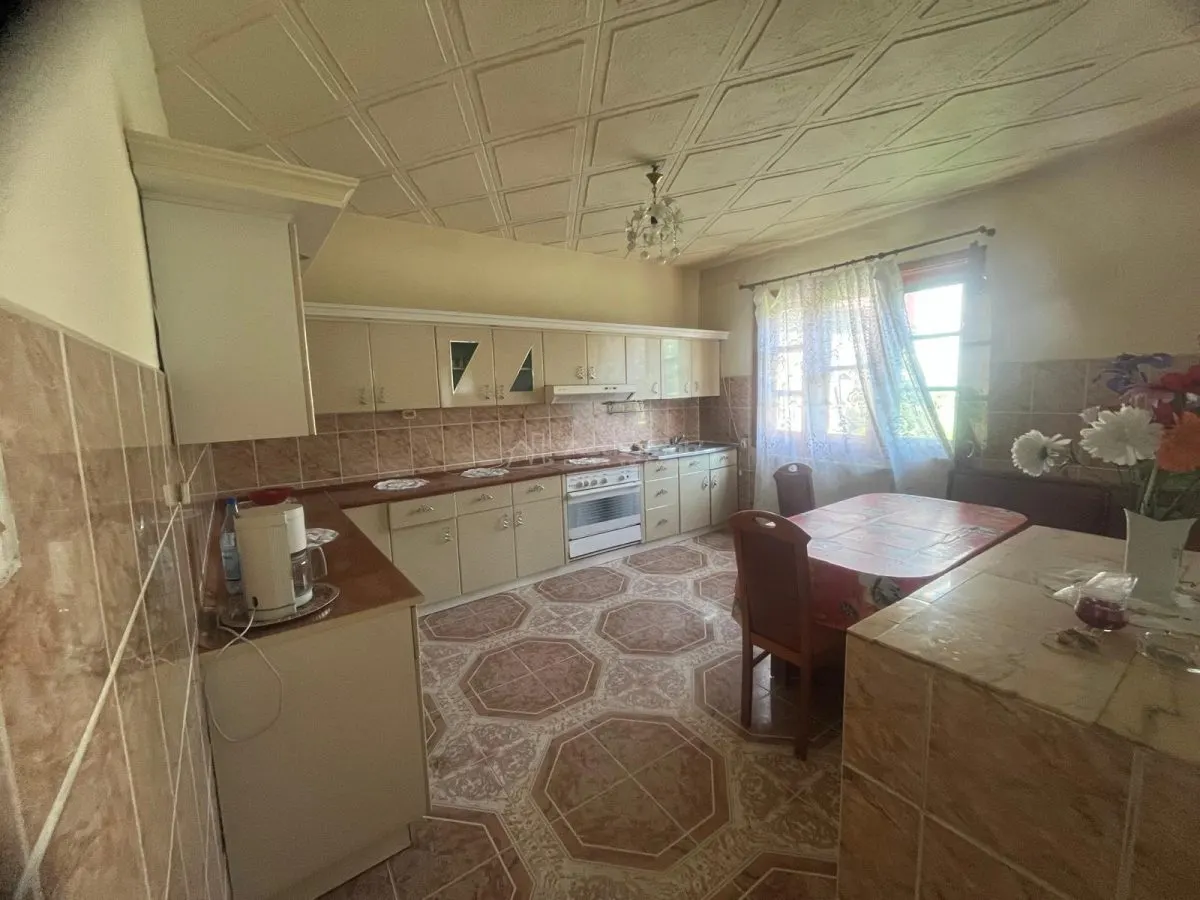 Caransebes, Maison Deux Niveaux avec Terrain de 1,000 sqm - foto 17