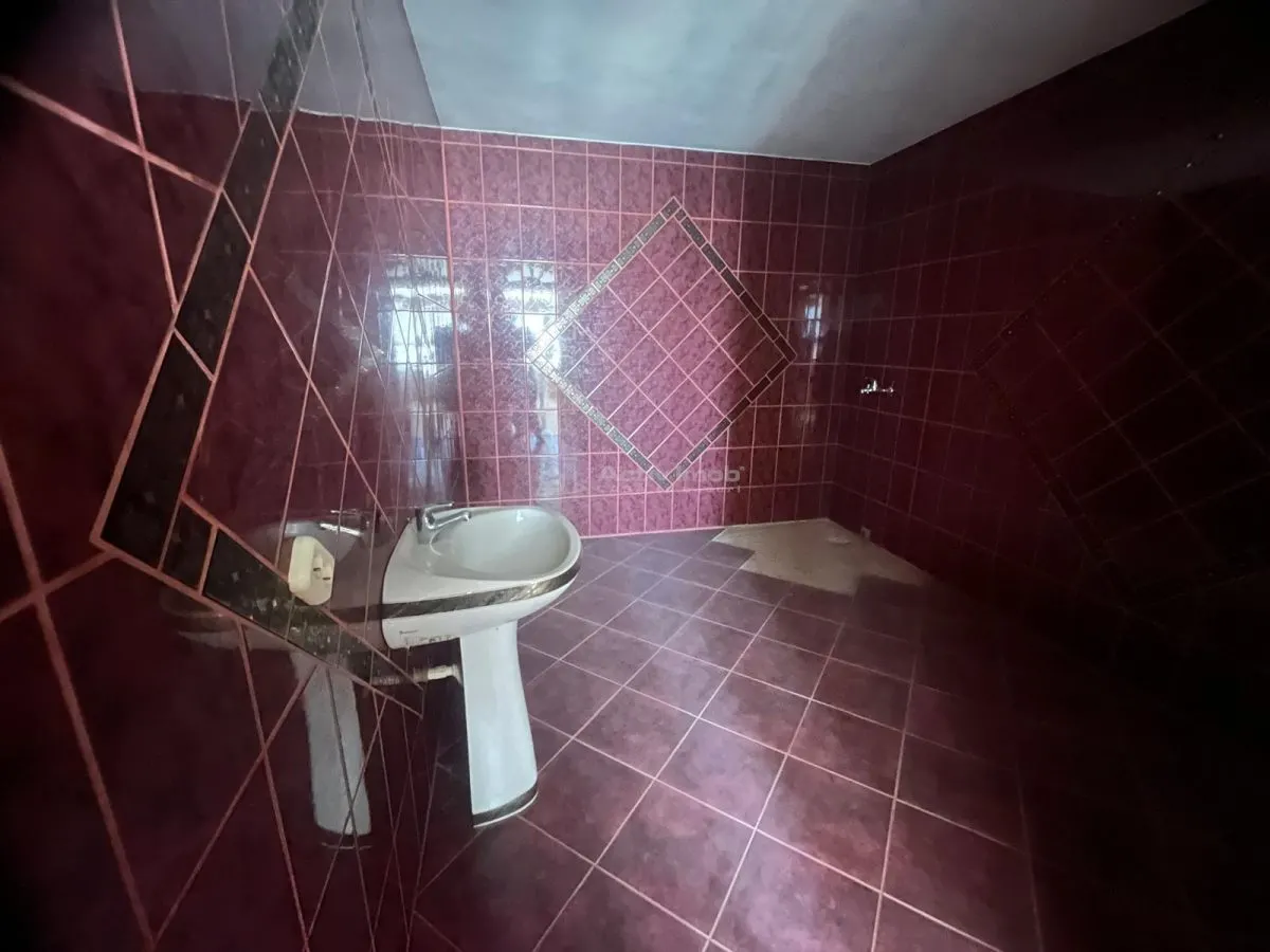 Caransebes, Maison Deux Niveaux avec Terrain de 1,000 sqm - foto 24