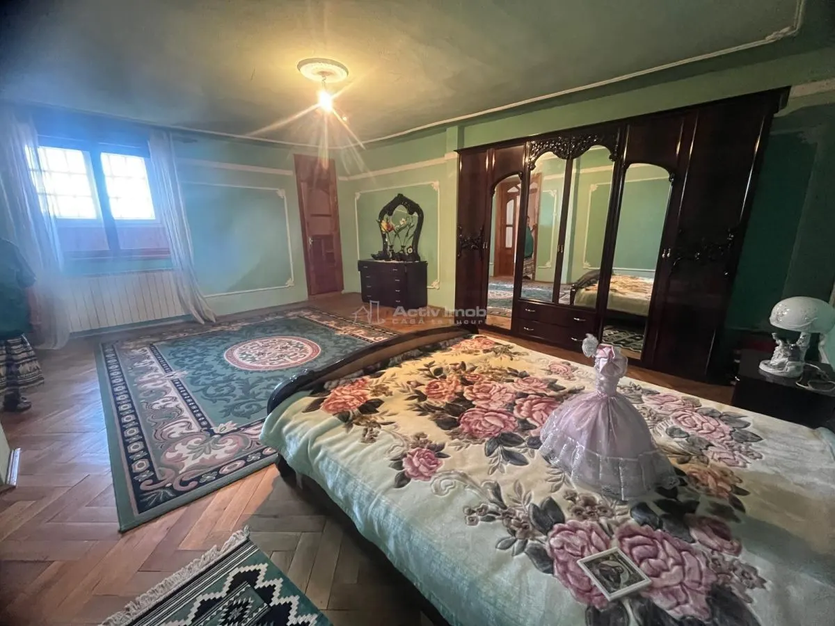 Caransebes, Maison Deux Niveaux avec Terrain de 1,000 sqm - foto 7