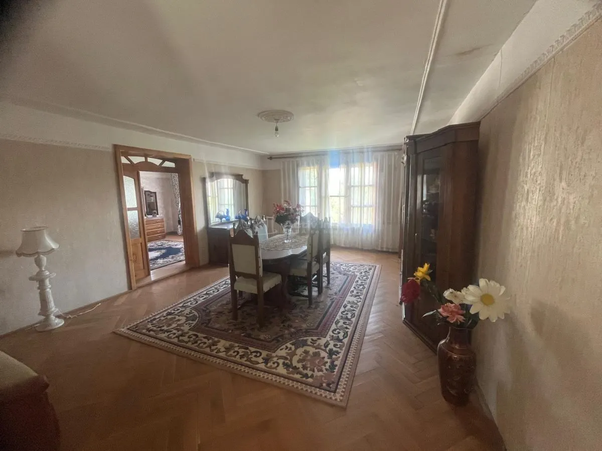 Caransebes, Maison Deux Niveaux avec Terrain de 1,000 sqm - foto 9