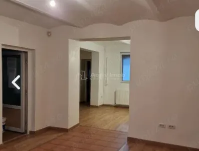 Appartement 3 Pièces, Podgoria - Arad