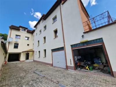 Villa Resita avec Pension P+2+M, 827 m², Commission Acheteur Zéro - foto 2