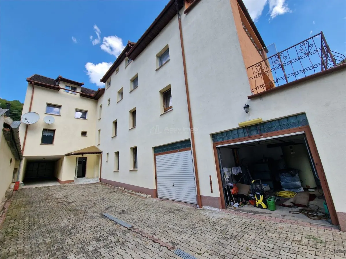 Villa Resita avec Pension P+2+M, 827 m², Commission Acheteur Zéro - foto 2