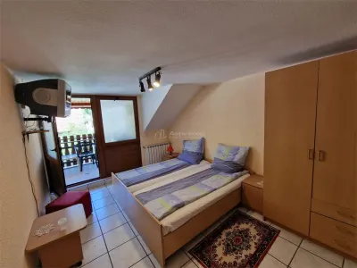 Villa Resita avec Pension P+2+M, 827 m², Commission Acheteur Zéro - foto 19