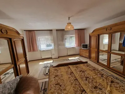 Villa Resita avec Pension P+2+M, 827 m², Commission Acheteur Zéro - foto 3