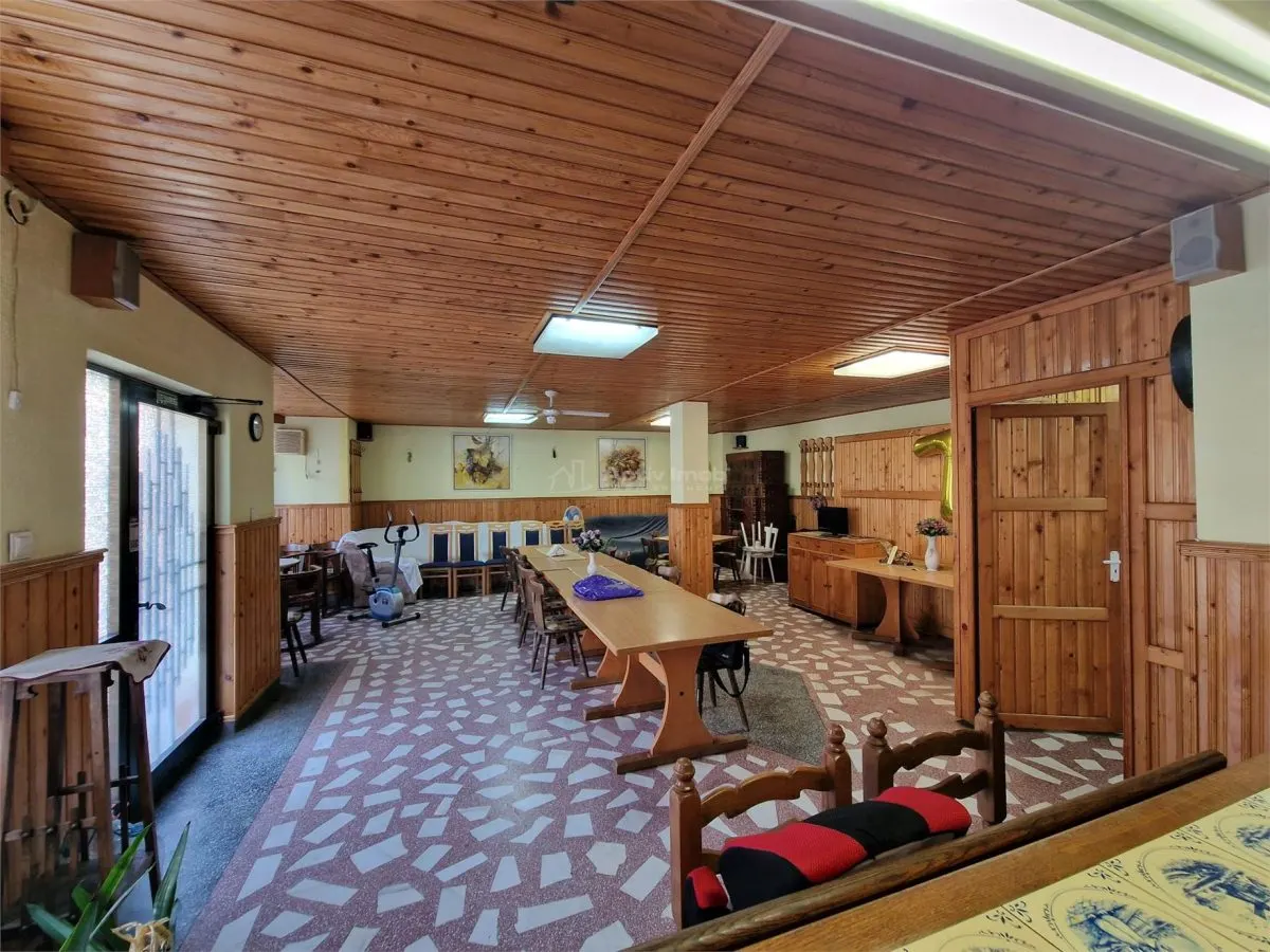 Villa Resita avec Pension P+2+M, 827 m², Commission Acheteur Zéro - foto 5