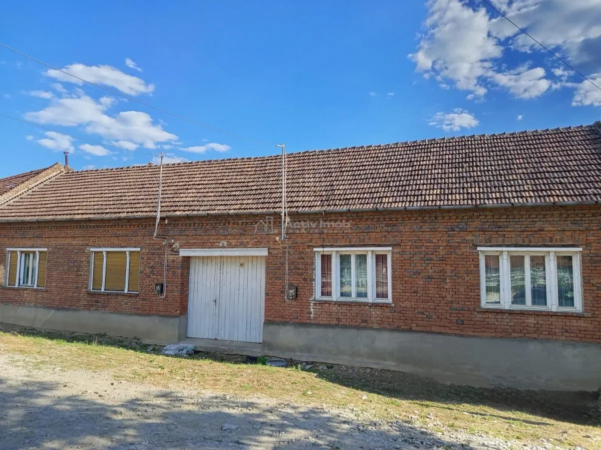 Naidas: Maison de 7 Pièces sur 842sqm de Terrain Privé, Prix Négociable - foto 11
