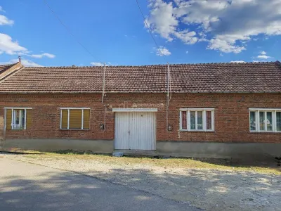 Naidas: Maison de 7 Pièces sur 842sqm de Terrain Privé, Prix Négociable - foto 12