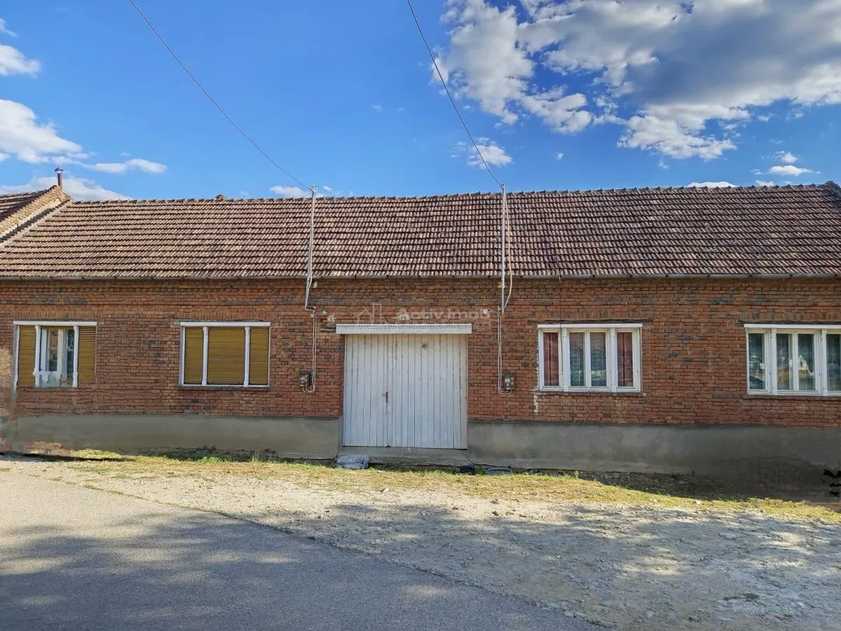 Naidas: Maison de 7 Pièces sur 842sqm de Terrain Privé, Prix Négociable - foto 12