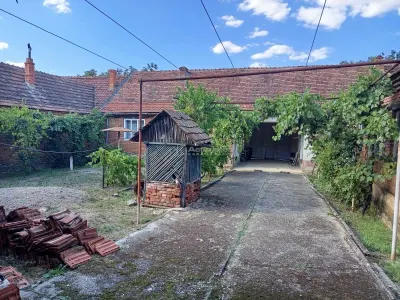 Naidas: Maison de 7 Pièces sur 842sqm de Terrain Privé, Prix Négociable - foto 14