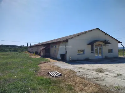 Hala industriala de vanzare sau inchiriere– Misca - judetul Bihor - 972 mp construiti -Teren 12538 mp - Utilitati complete - foto 2