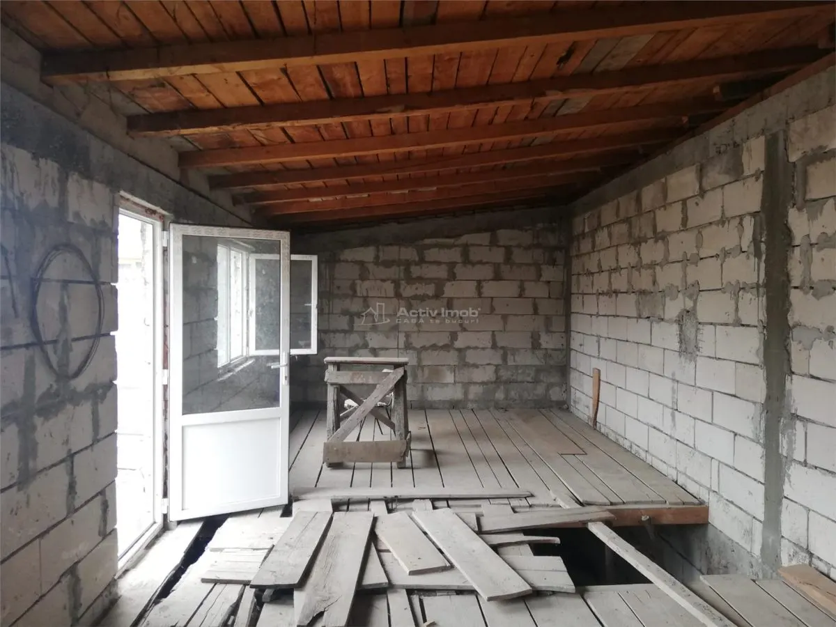 Ion Mihalache区域待售土地及建筑物 - foto 6