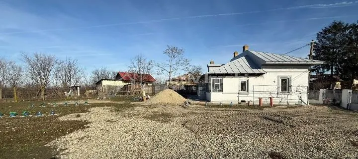 Casa individuala reconditionata partial-Teren 900 mp-Toate utilitatile-Gaz la poarta-Asfalt - foto 23