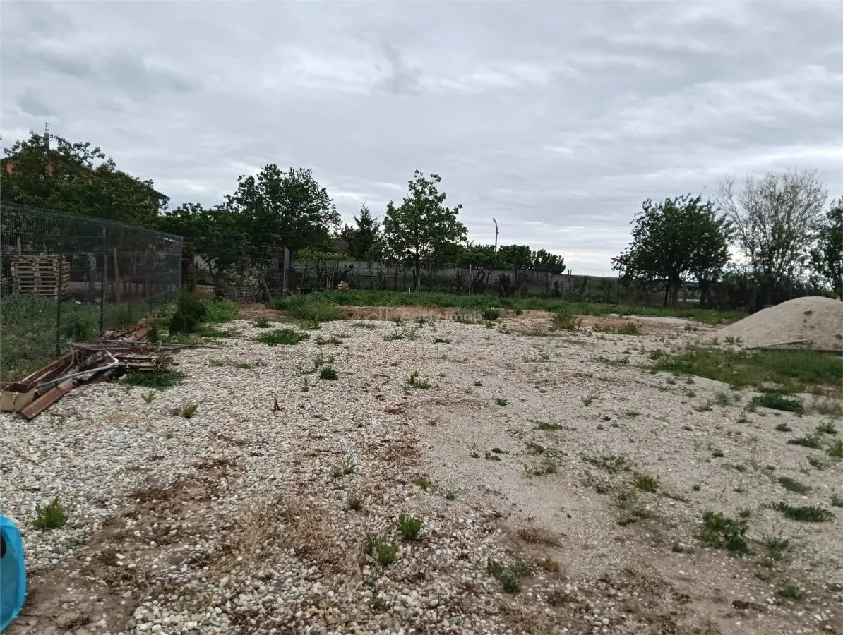 Casa individuala reconditionata partial-Teren 900 mp-Toate utilitatile-Gaz la poarta-Asfalt - foto 5