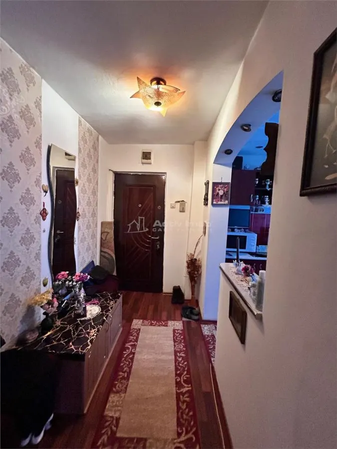 Apartment with 2 bedrooms for sale 50 sqm in Resita, Moroasa 1 area - foto 12