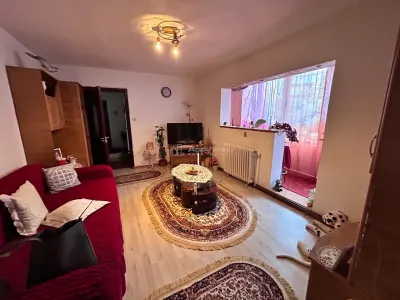 Apartment with 2 bedrooms for sale 50 sqm in Resita, Moroasa 1 area - foto 3