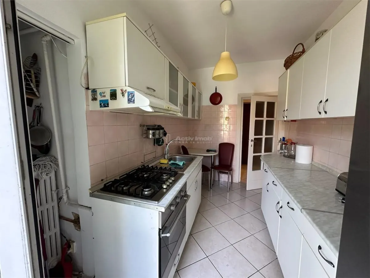 Resita, 3-Bedroom Semi-Separated Apartment, Lunca - foto 11