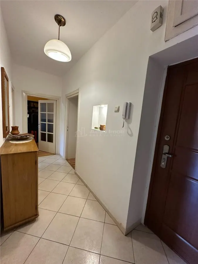 Resita, 3-Bedroom Semi-Separated Apartment, Lunca - foto 13