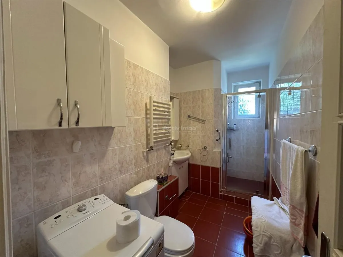 Resita, 3-Bedroom Semi-Separated Apartment, Lunca - foto 16