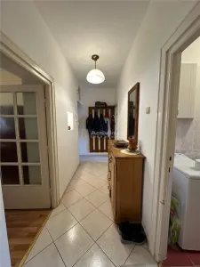 Resita, 3-Bedroom Semi-Separated Apartment, Lunca - foto 21