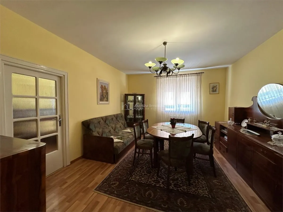 Resita, 3-Bedroom Semi-Separated Apartment, Lunca - foto 4
