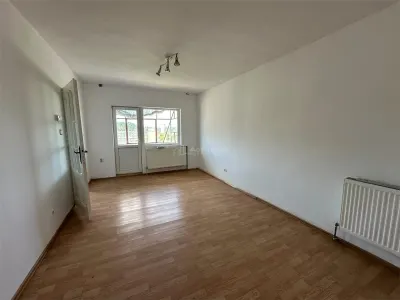 Apartment with 2 bedrooms for sale 38 sqm in Resita, Mociur area - foto 12
