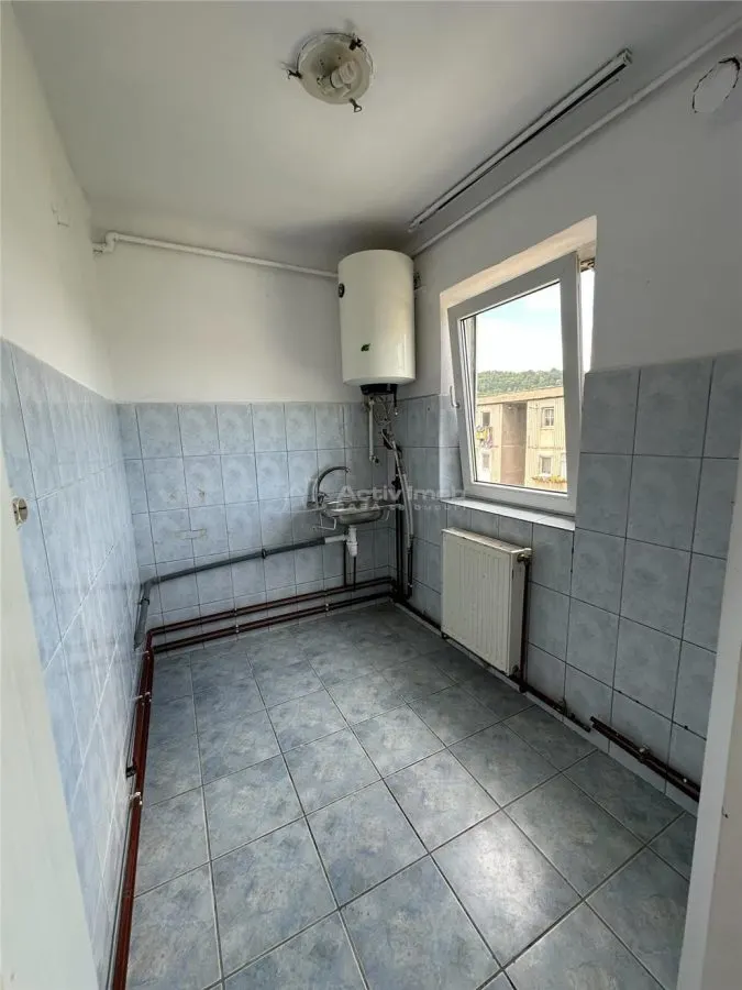 Apartment with 2 bedrooms for sale 38 sqm in Resita, Mociur area - foto 4