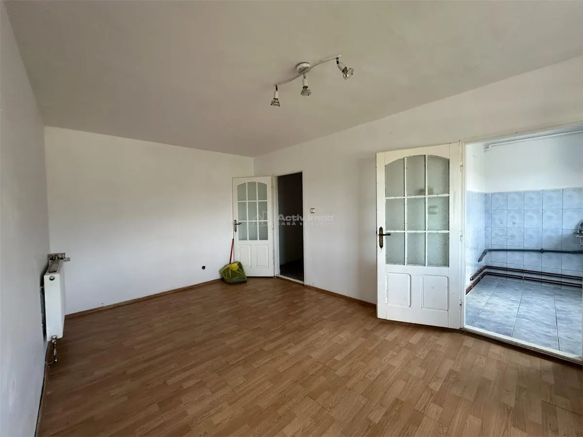 Apartment with 2 bedrooms for sale 38 sqm in Resita, Mociur area - foto 8