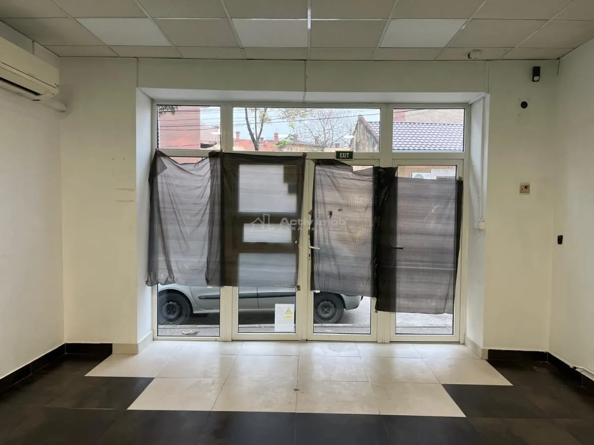 Lugoj, Local Commercial à Louer – Centre, 95 m² (Près Police) - foto 14