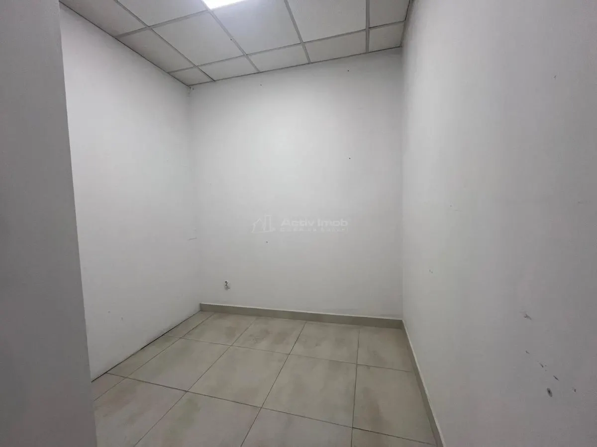 Lugoj, Local Commercial à Louer – Centre, 95 m² (Près Police) - foto 17